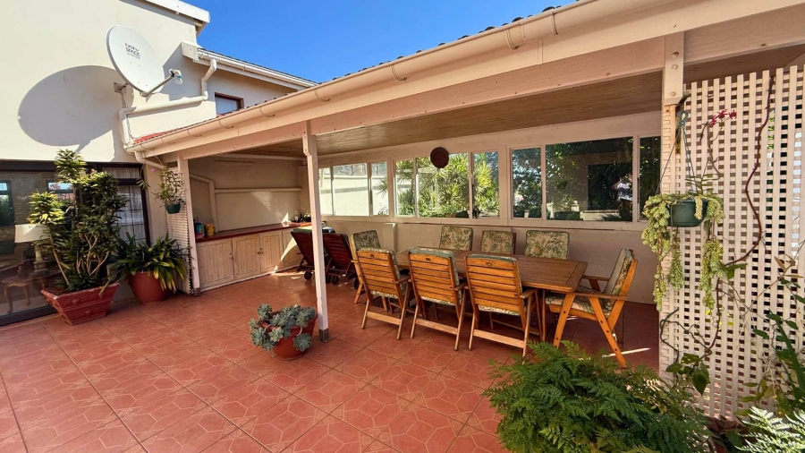 5 Bedroom Property for Sale in Kenton On Sea Eastern Cape